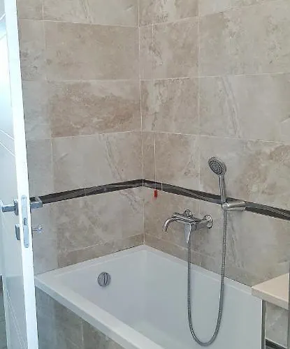 Panoramica Con Giardino Villa Diamante